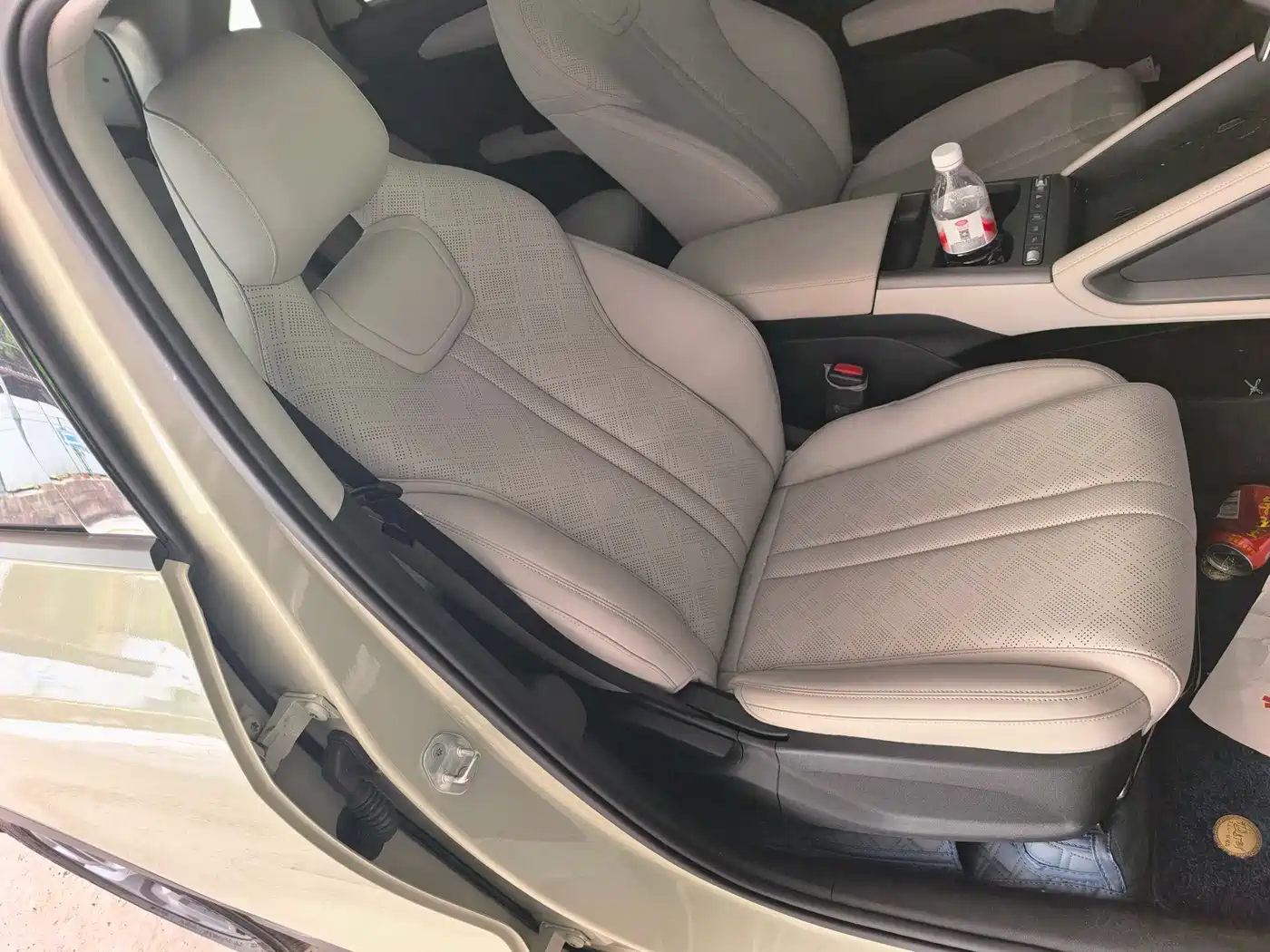 BYD Yuan UP 2026 2025 Model 301KM Navigator