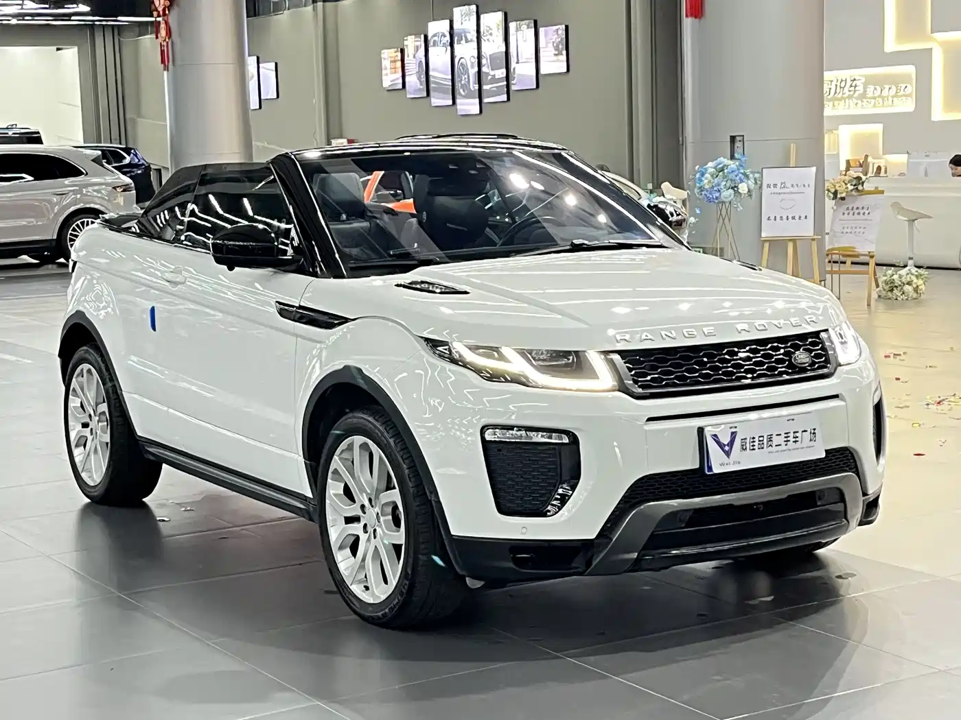 Land Rover Range Rover Evoque (Import) 2017 2.0T Convertible фото 3