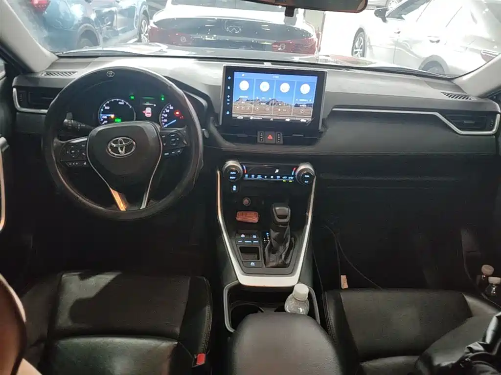Toyota Wildlander 2020 Dual Engine 2.5L E-CVT FWD Luxury фото 16
