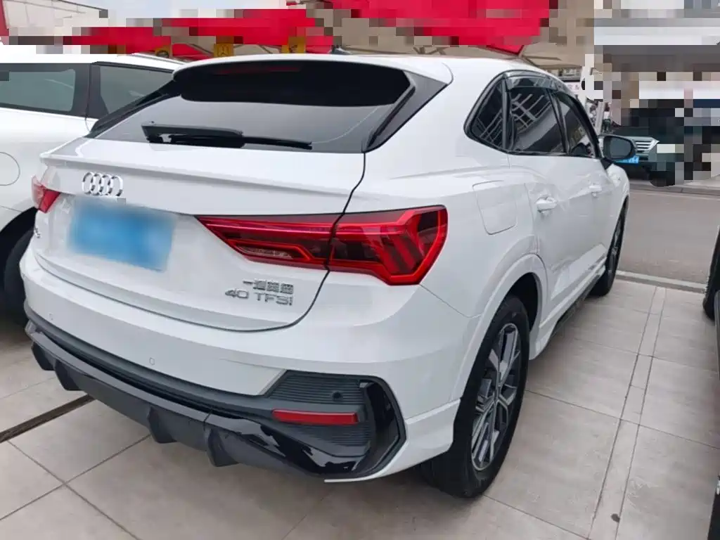 AUDI Q3 SPORTBACK