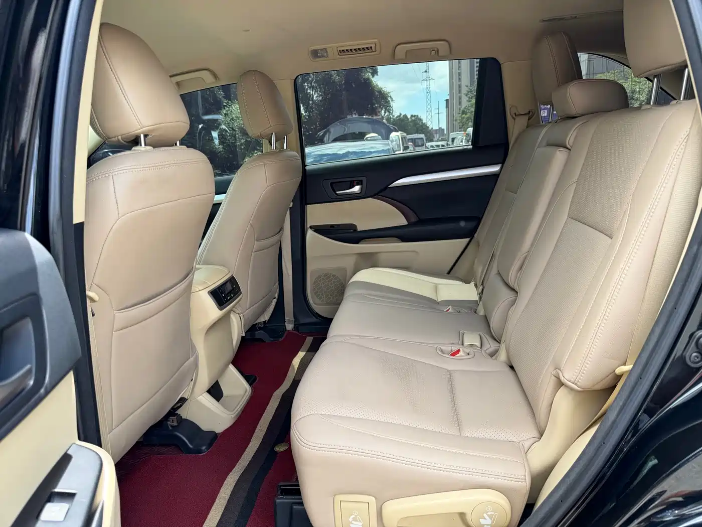 صورة 9 - Toyota Highlander