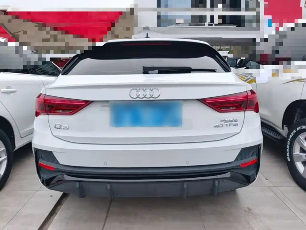 AUDI Q3 SPORTBACK
