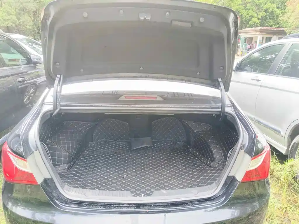 Photo 5 - Hyundai Sonata