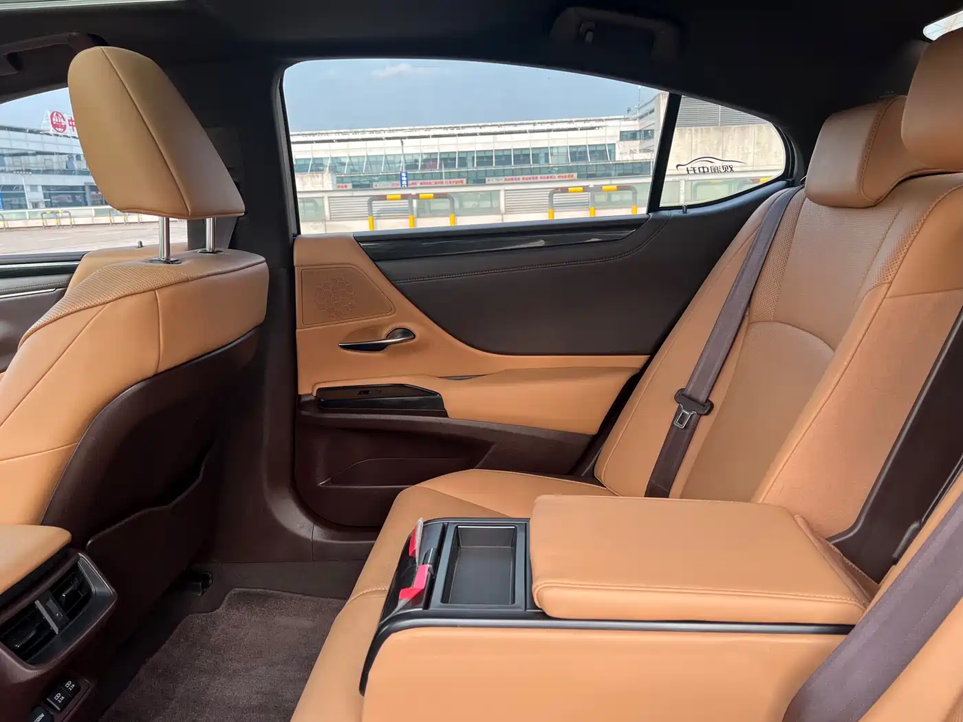 Lexus ES 2018 260 Excellence Edition China V фото 21
