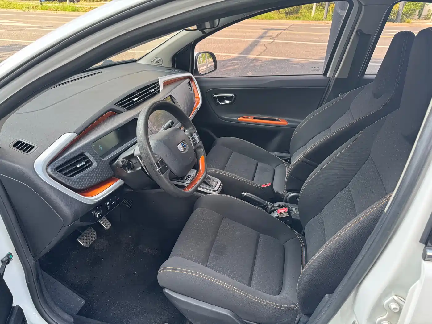 Geely Yuanjing X1 2018 2017 1.3L Auto Fun Edition