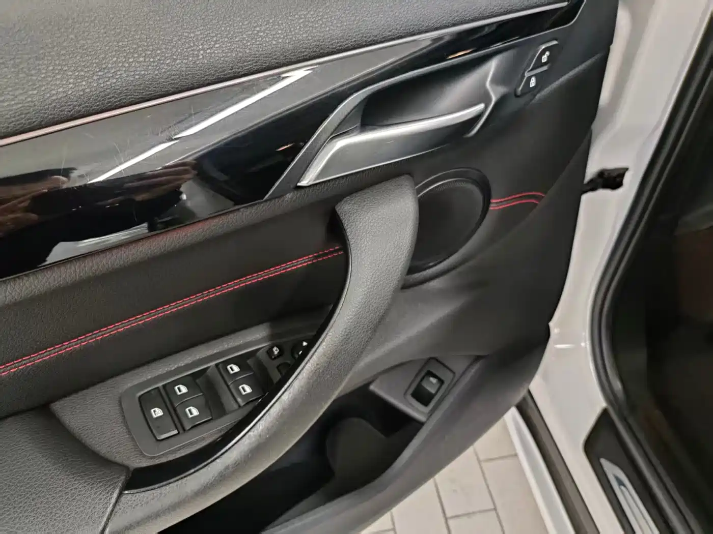 BMW X1 2018 sDrive18Li Premium Model фото 16