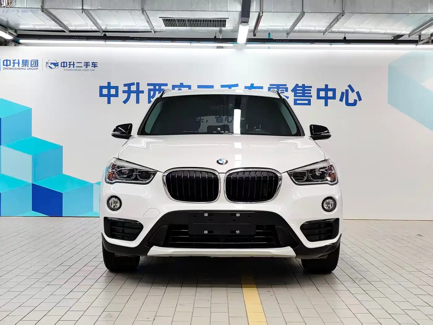 BMW X1 2018 sDrive18Li Premium Model фото 2