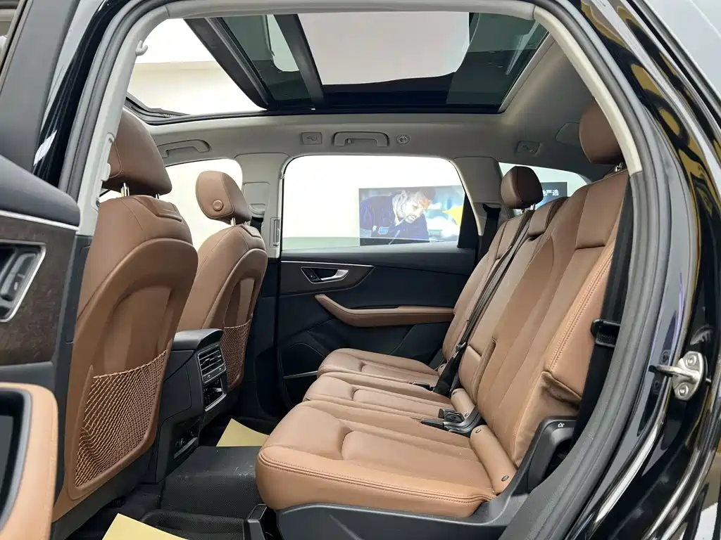 Photo 38 - Audi Q7