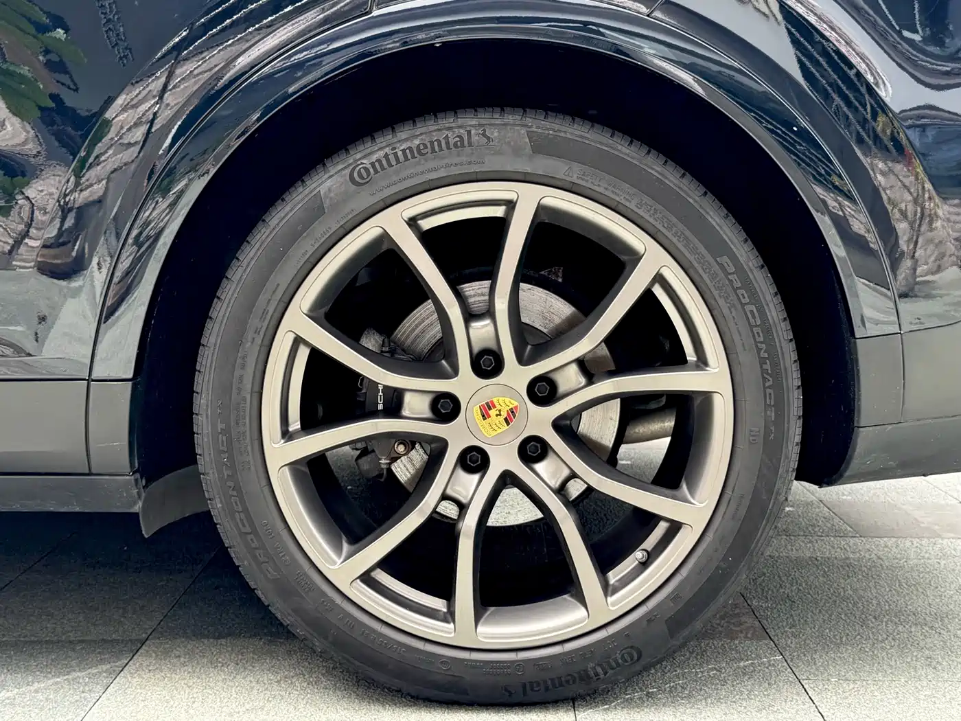 Photo 10 - Porsche Cayenne