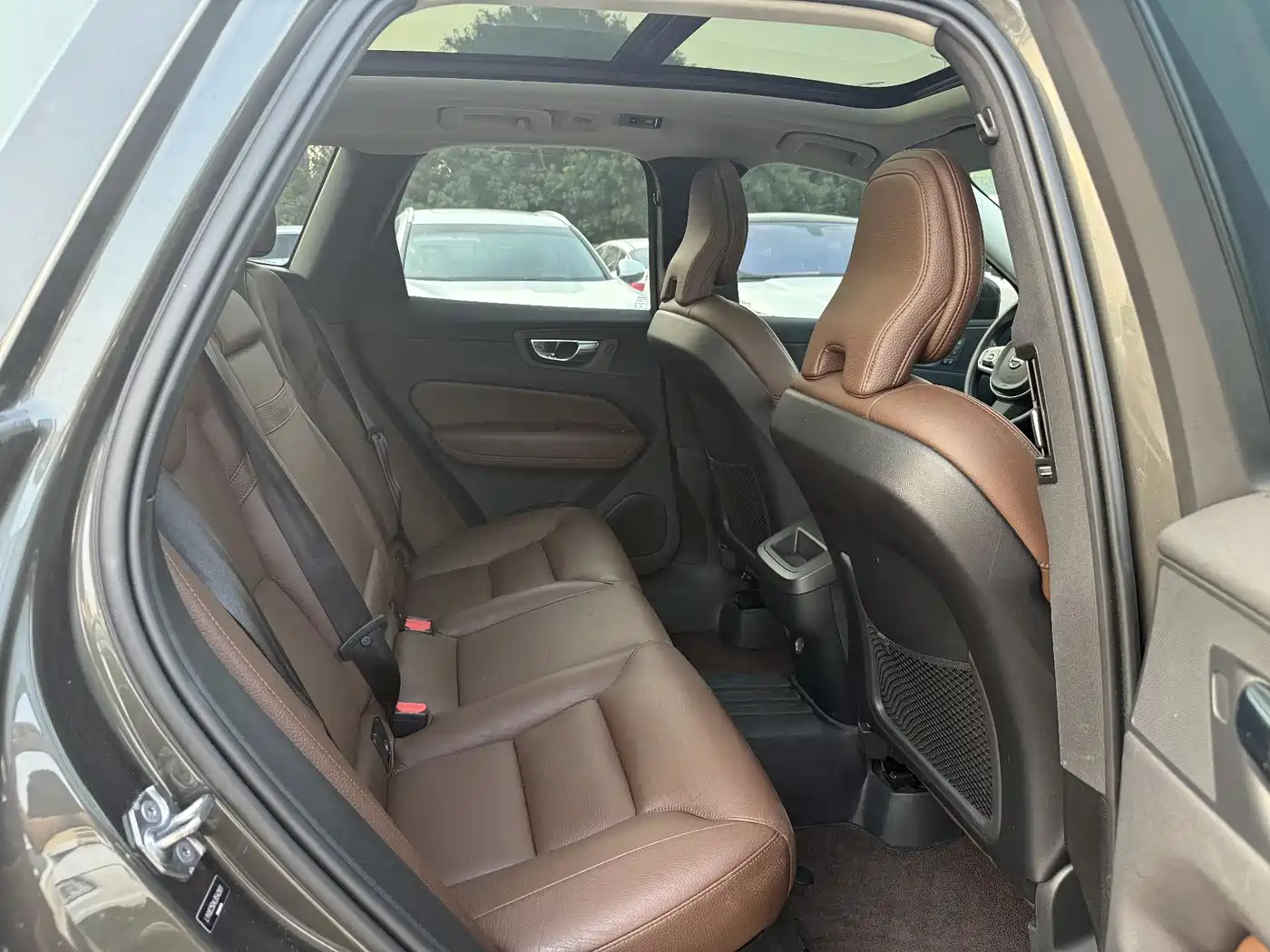 Фото 10 - Volvo XC60