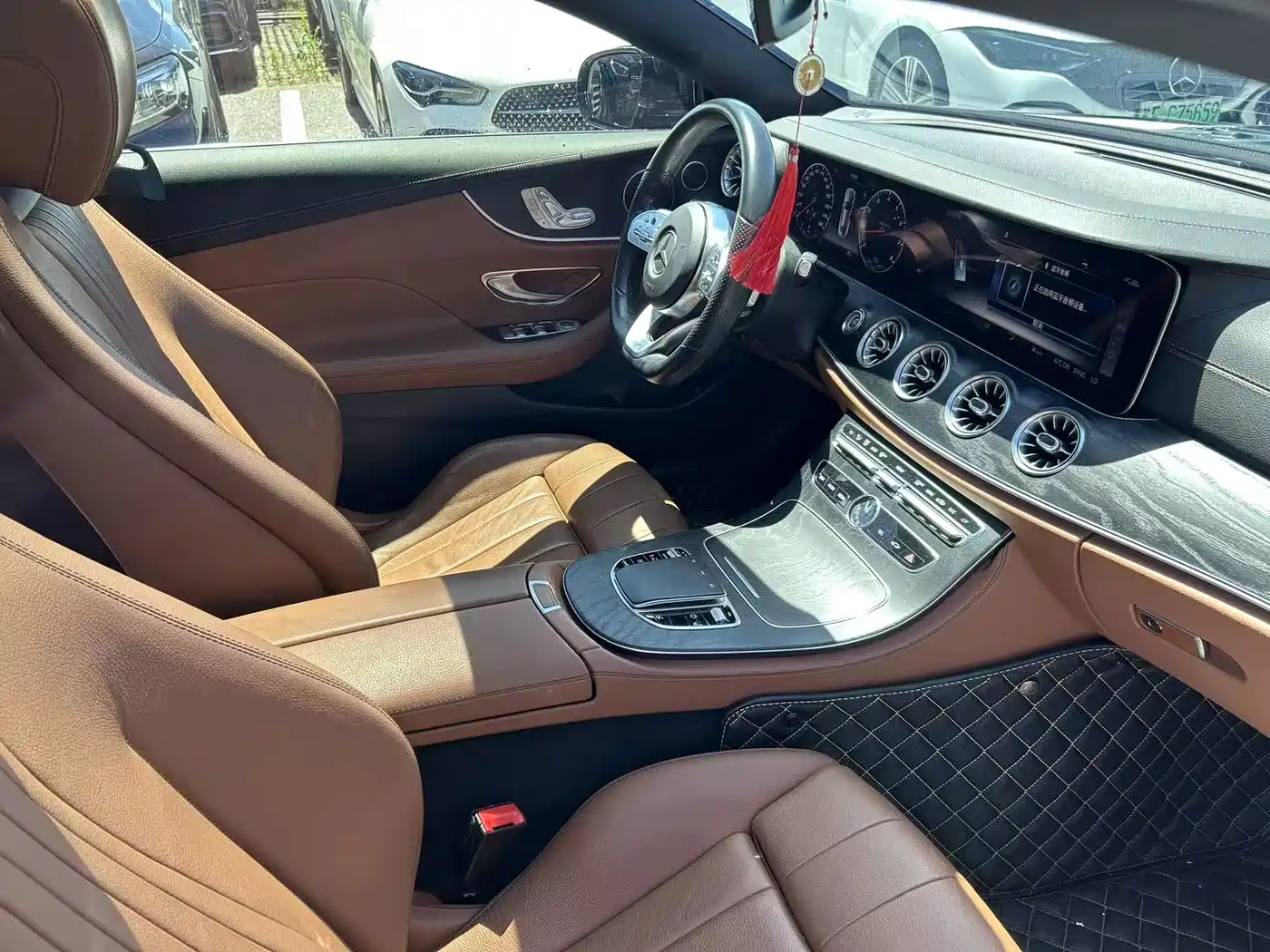 Mercedes-Benz E-Class, миниатюра 11