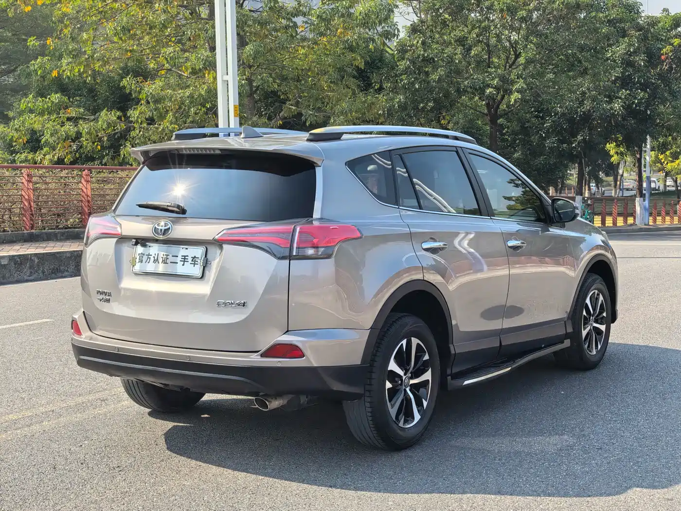 Toyota RAV4 Rongfang 2016 2.0L CVT 2WD Trend (China V) фото 10