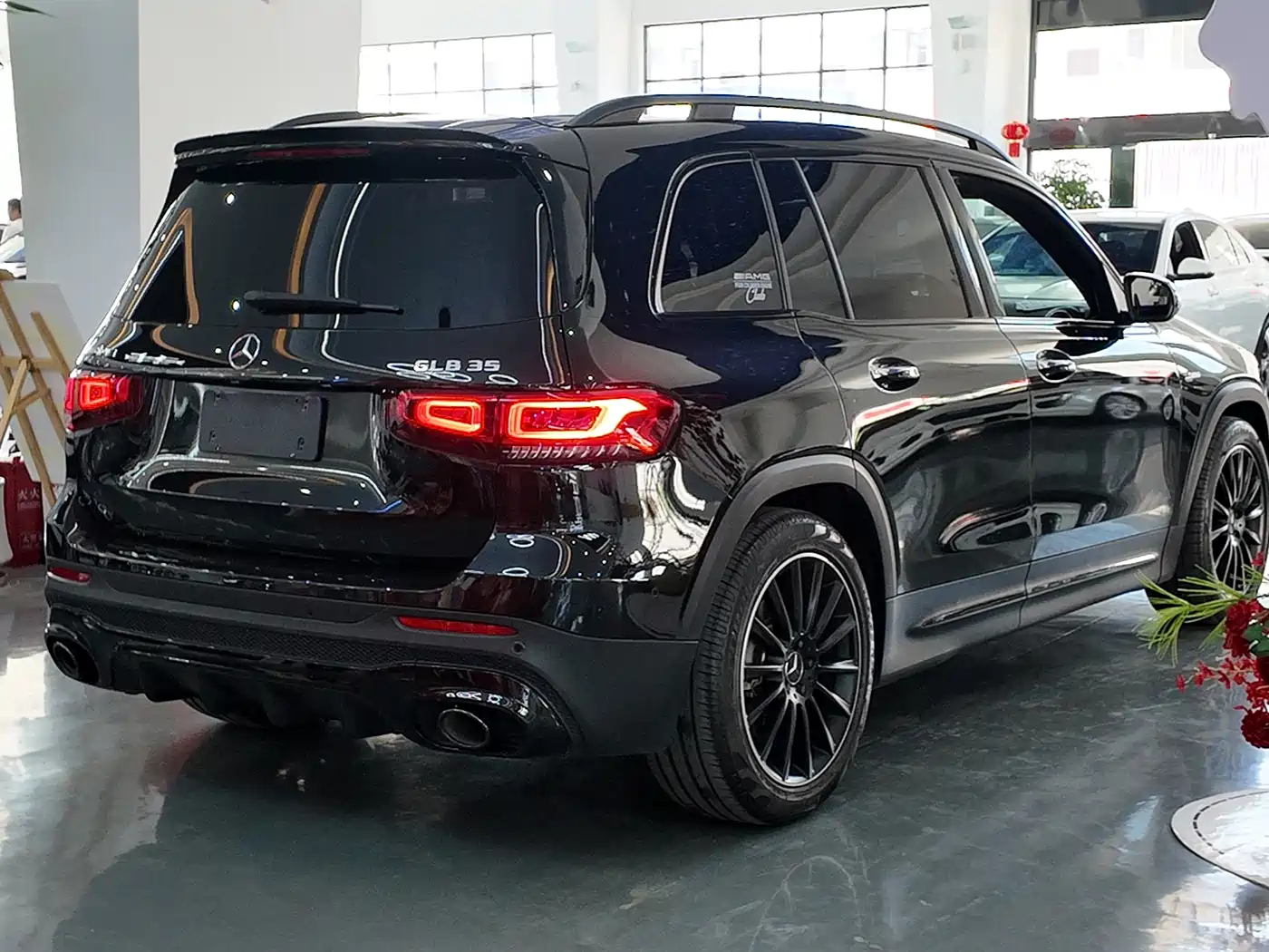 MERCEDES-BENZ GLB AMG