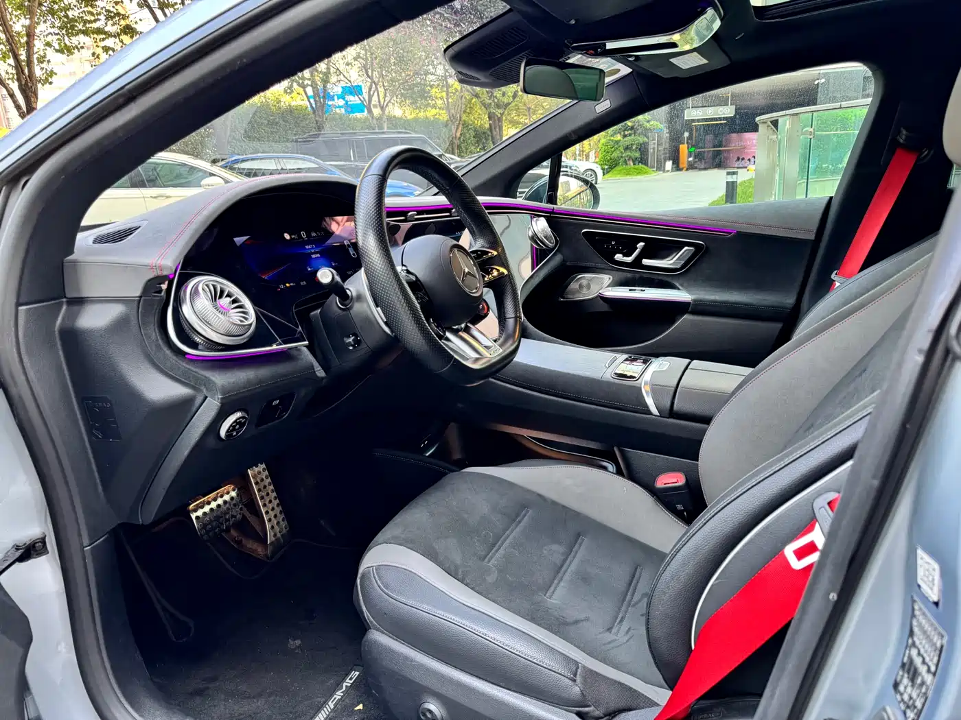 MERCEDES-BENZ EQE AMG