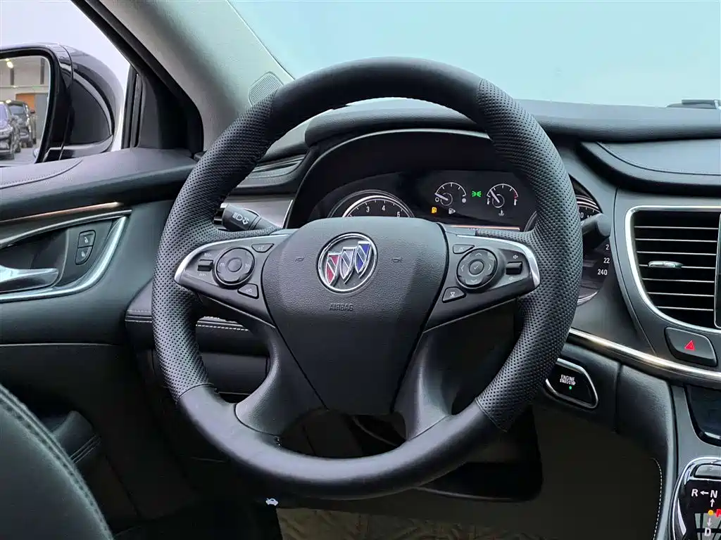 Buick LaCrosse 2022 652T Luxury фото 28