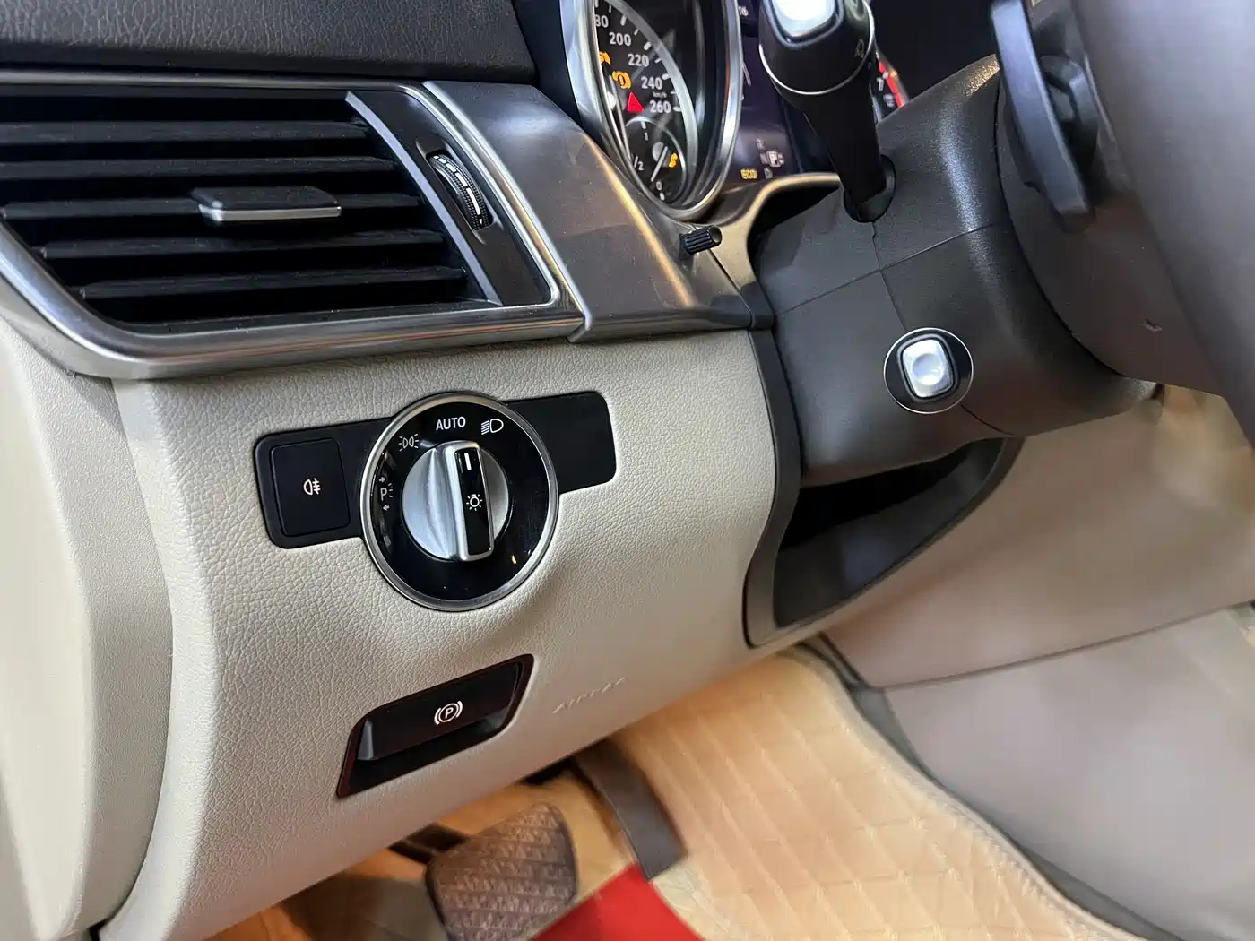 Mercedes-Benz M-Class 2014 ML 320 4MATIC фото 13