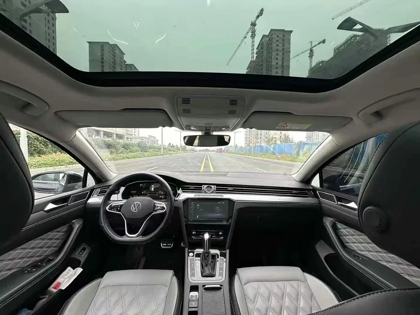 Volkswagen Magotan 2023 Model 2 Million Commemorative Edition 330TSI DSG Luxury фото 7