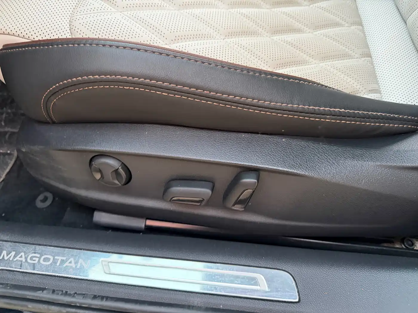 Volkswagen Magotan 2023 Model 2 Million Commemorative Edition 330TSI DSG Luxury фото 7