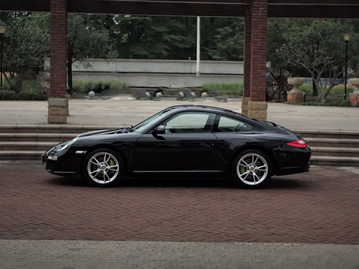 Porsche 911 2010 Carrera 3.6L фото 2