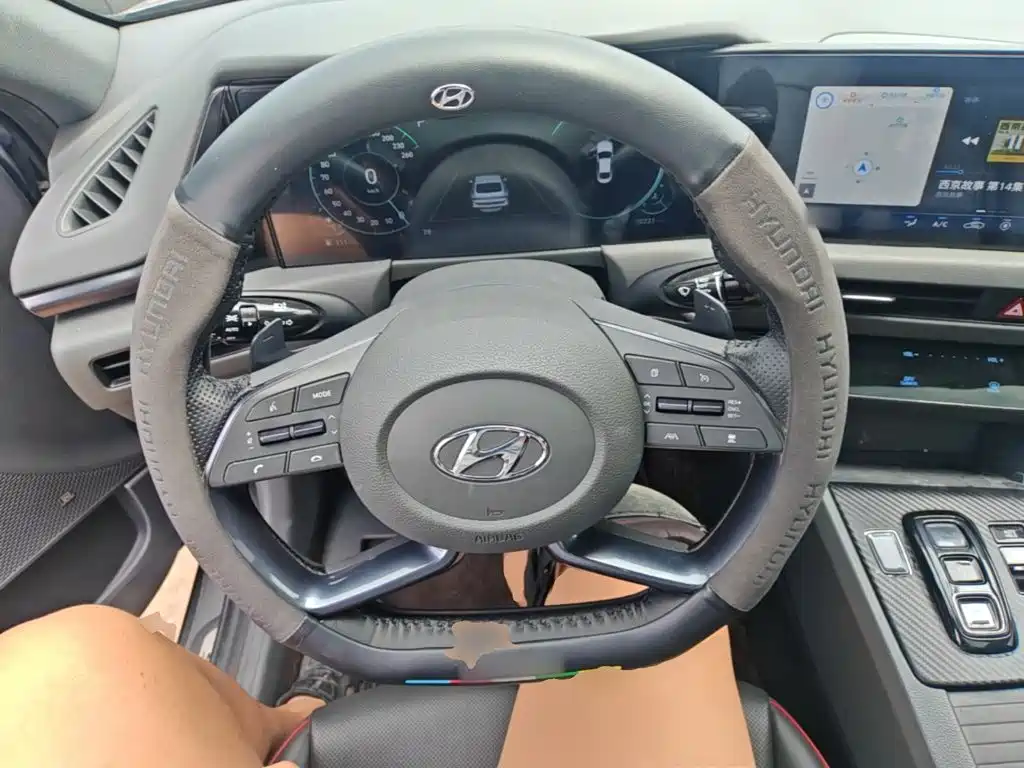 Фото 11 - Hyundai Sonata