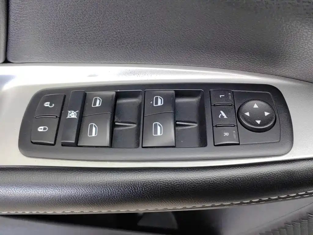Dodge Journey 2017 2013 Model 2.4L 2WD Premium Edition