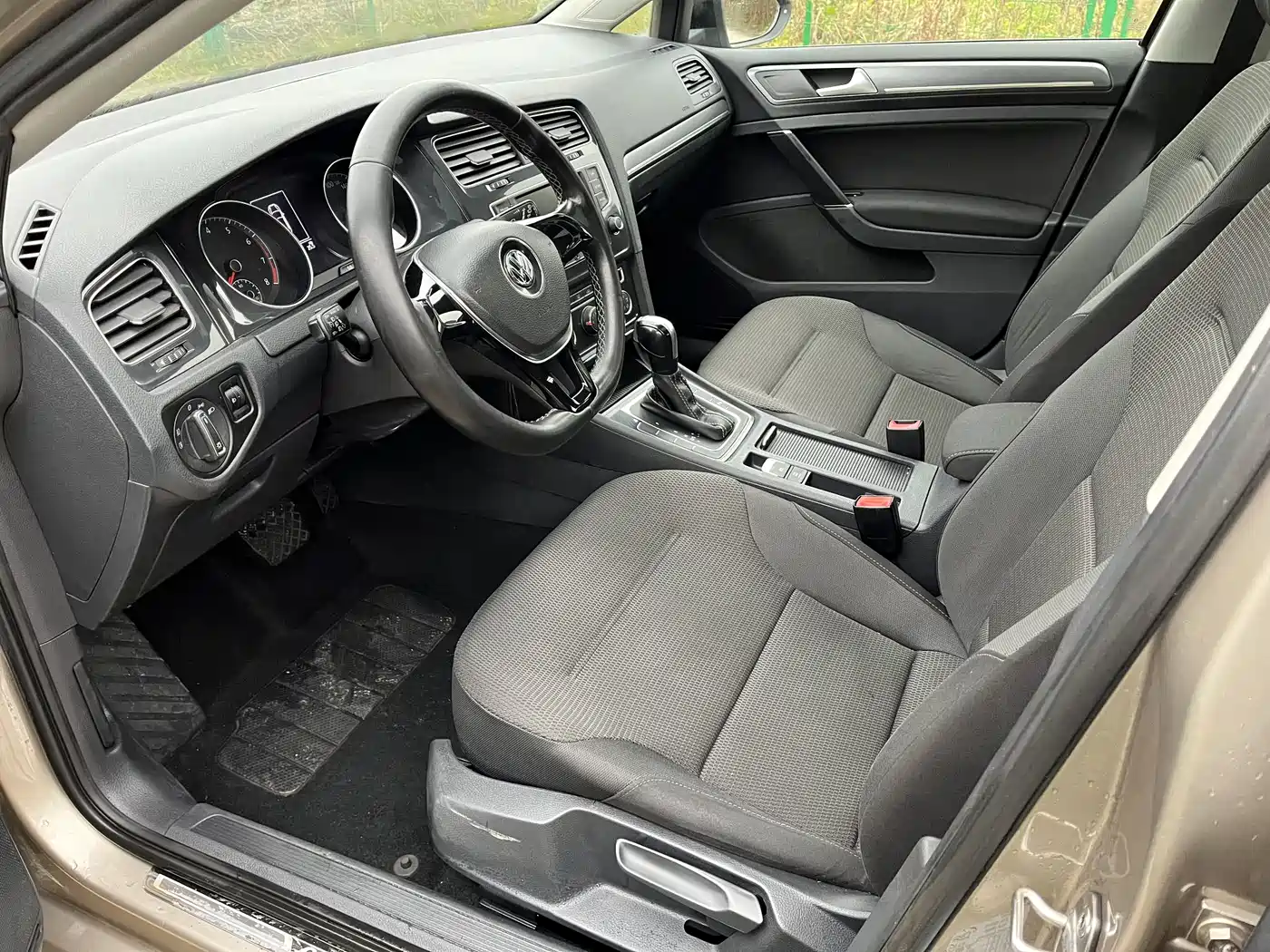Volkswagen Golf 2017 230TSI Auto Comfort Millionth Anniversary Edition фото 8
