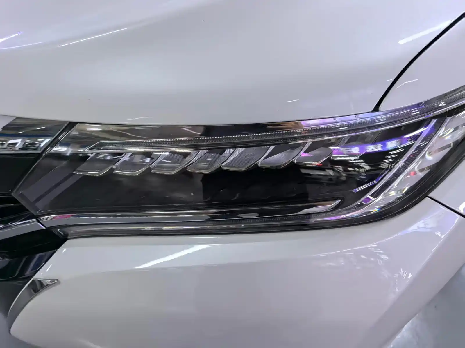 Фото 3 - Honda UR-V