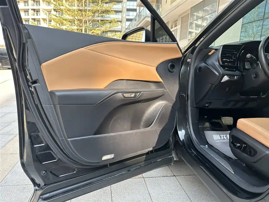 Lexus RX 2023 350h 4WD Pure Edition фото 26