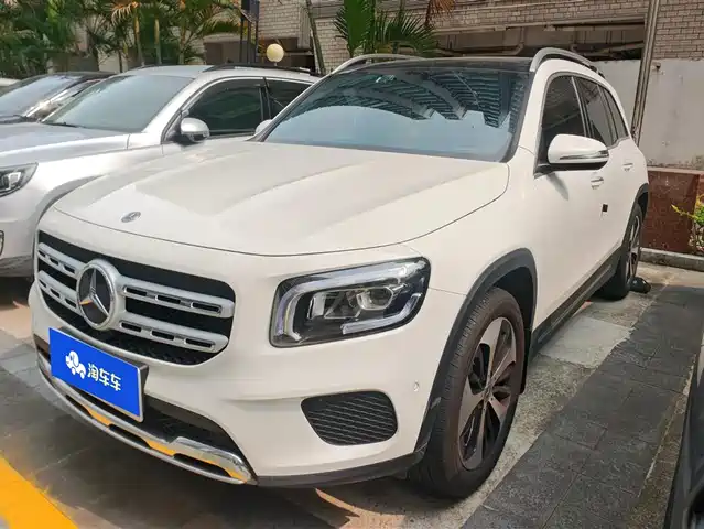MERCEDES-BENZ GLB