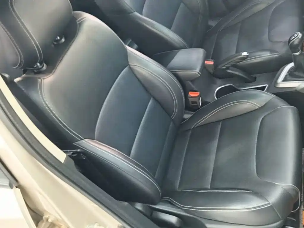 Фото 25 - Geely Vision X3