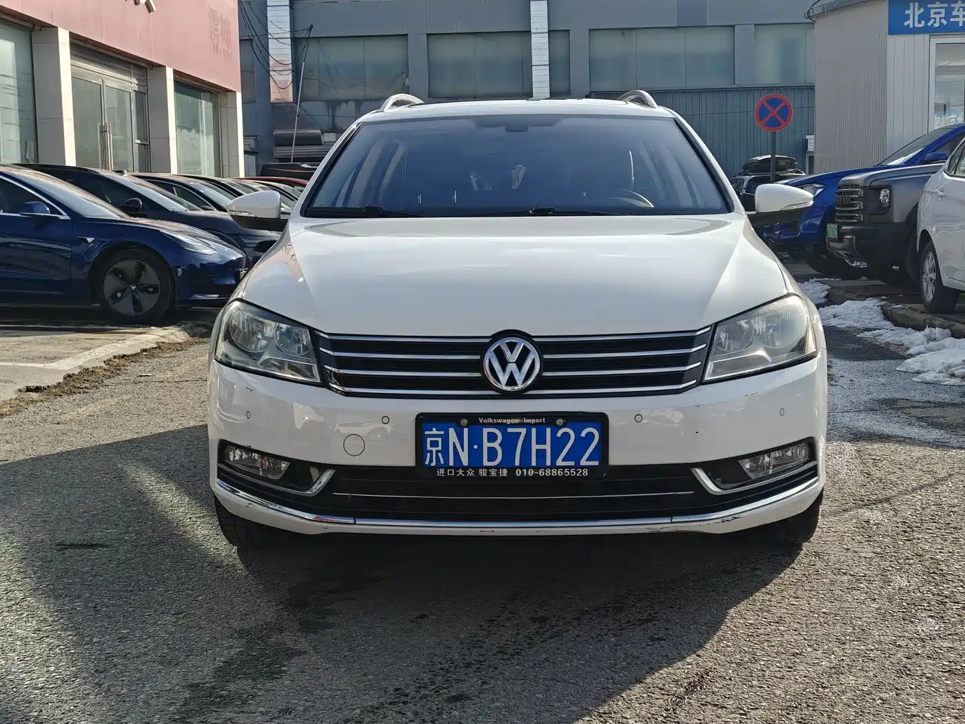 Volkswagen Magotan (Import) 2012 Wagon 2.0TSI Comfort фото 2