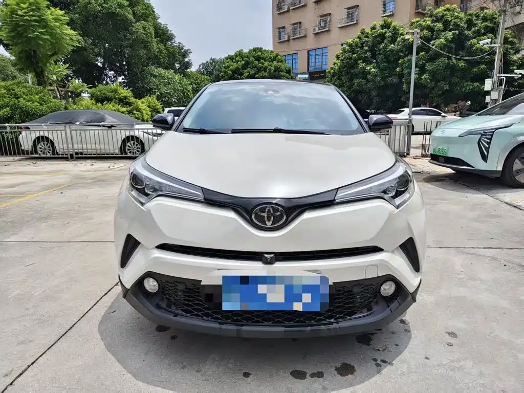 Toyota C-HR 2019 2020 Model 2.0L Leading