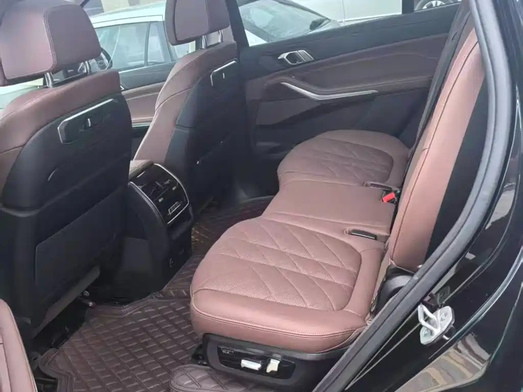 BMW X7 2024 2023 xDrive40i Leading Luxury Package