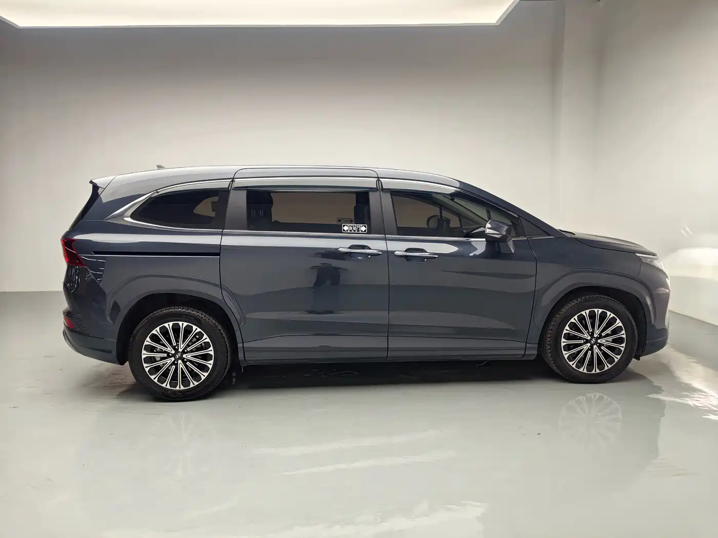 Фото 9 - Hyundai Custo