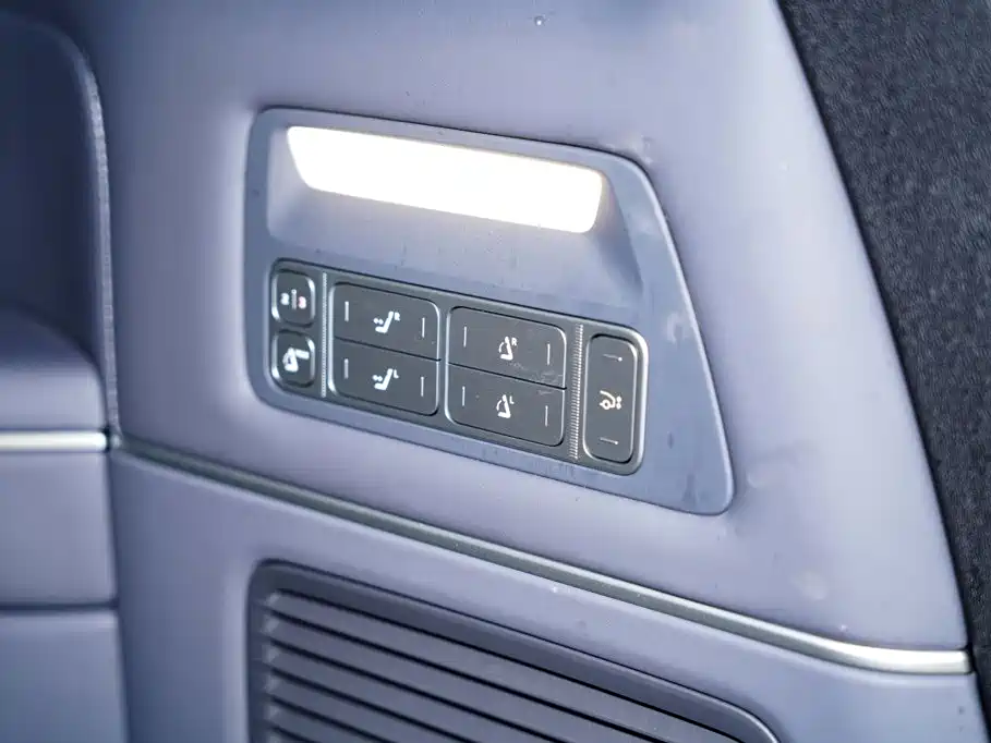 NIO ES8 2026 2025 Model 6-Seat Executive Luxury Edition