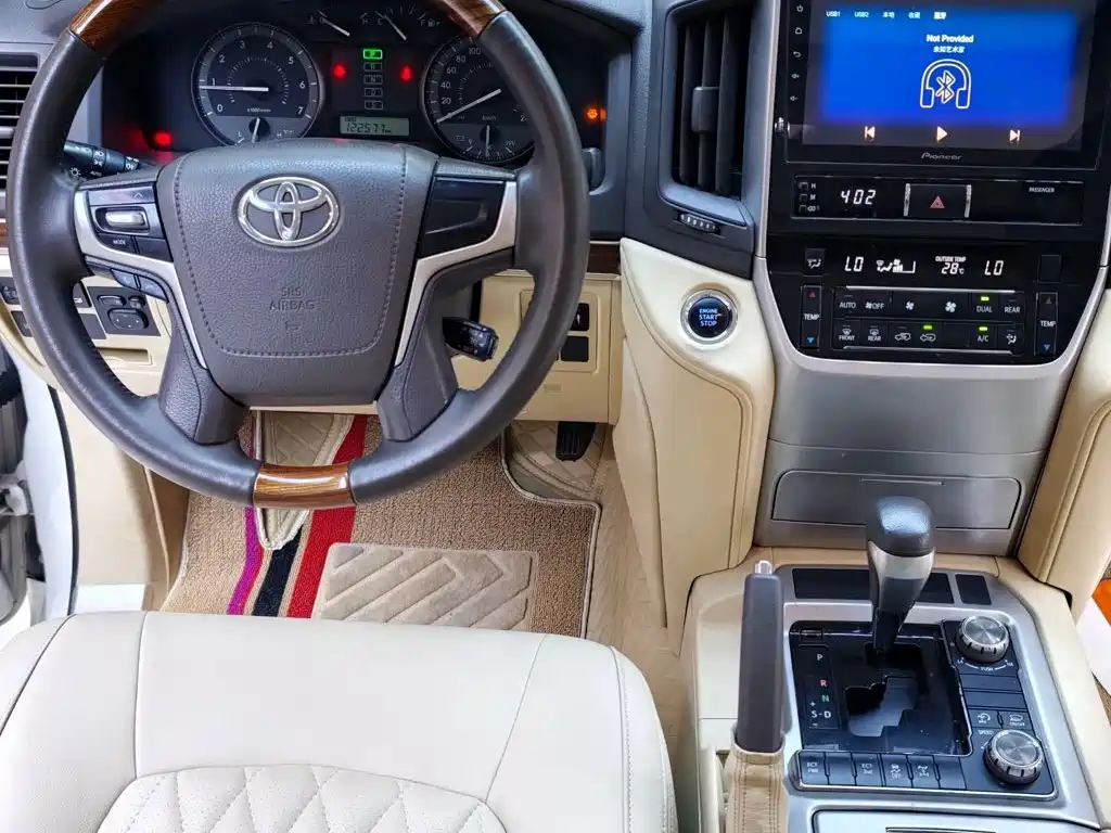 Toyota Land Cruiser (Import) 2017 2015 4.0L V6 Middle East Low Configuration Edition
