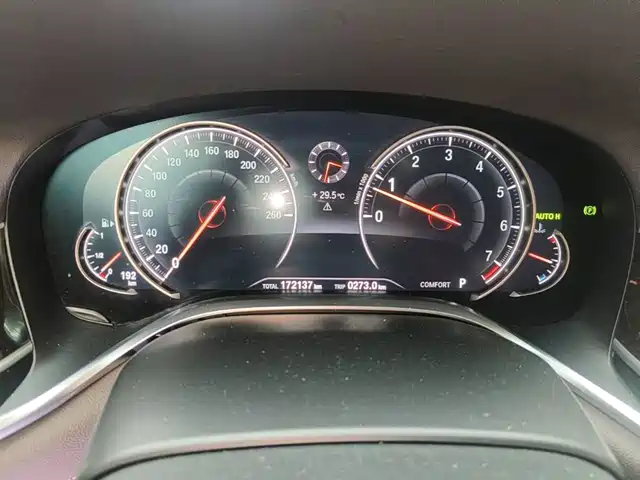 BMW 7 Series 2016 730Li Leading — фото 4