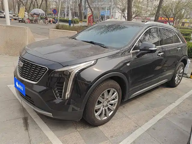 CADILLAC XT4