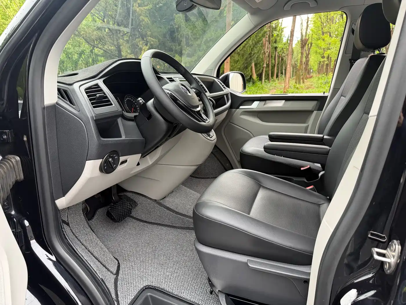 Volkswagen Caravelle 2018 2.0TSI 4WD Luxury Edition 7-Seater фото 11