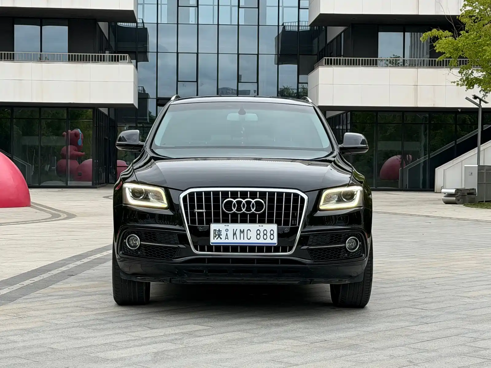 Photo 2 - Audi Q5