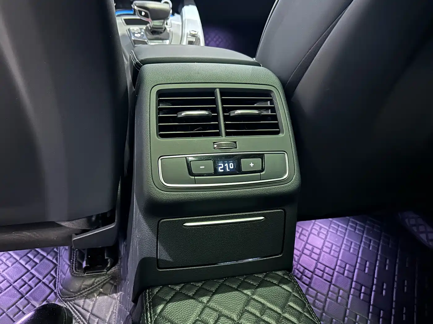 Audi A4L 2025 2025 2 Million Celebration Edition 40 TFSI Fashion Dynamic