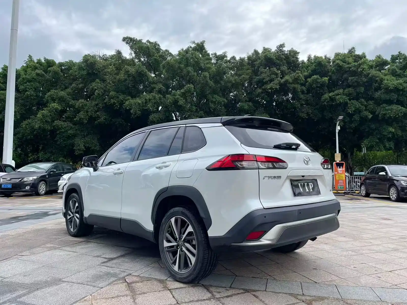 Photo 5 - Toyota Frontlander