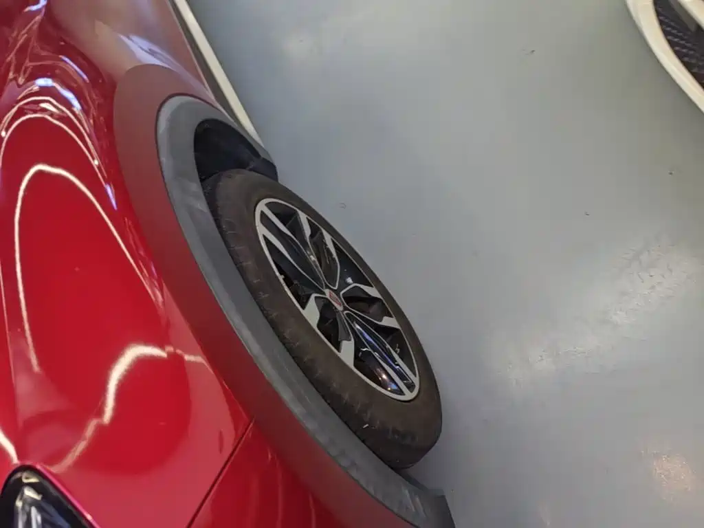 Фото 23 - Roewe RX5