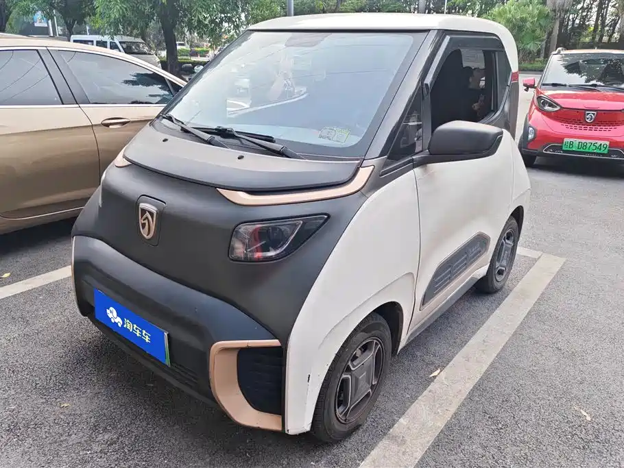 BAOJUN E200 2018
