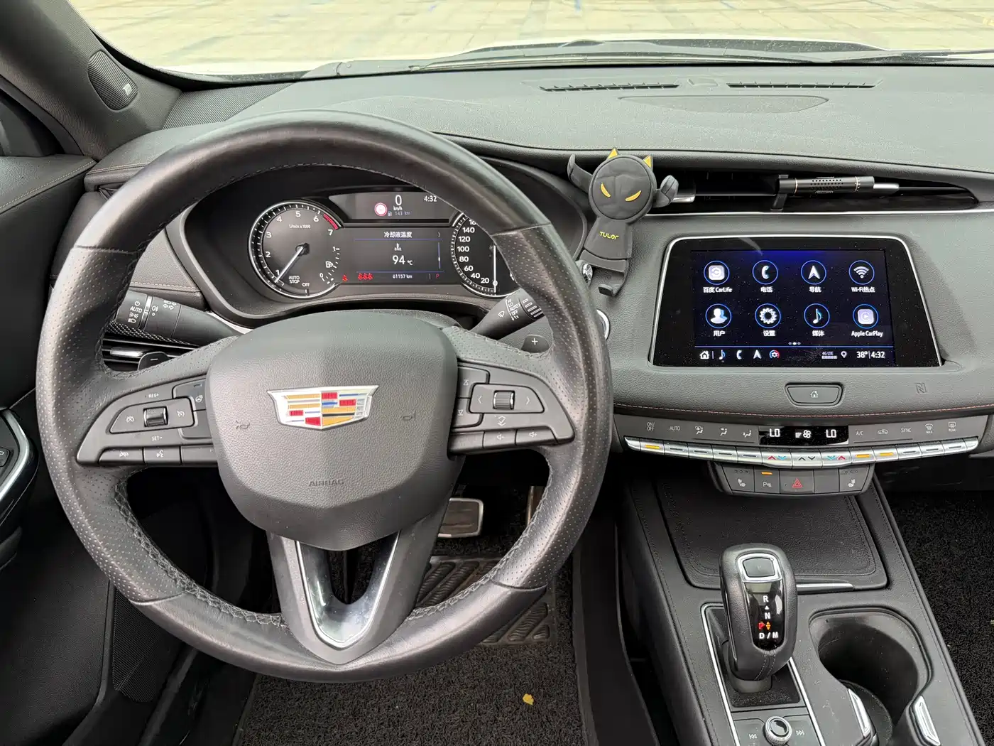 Фото 9 - Cadillac XT4