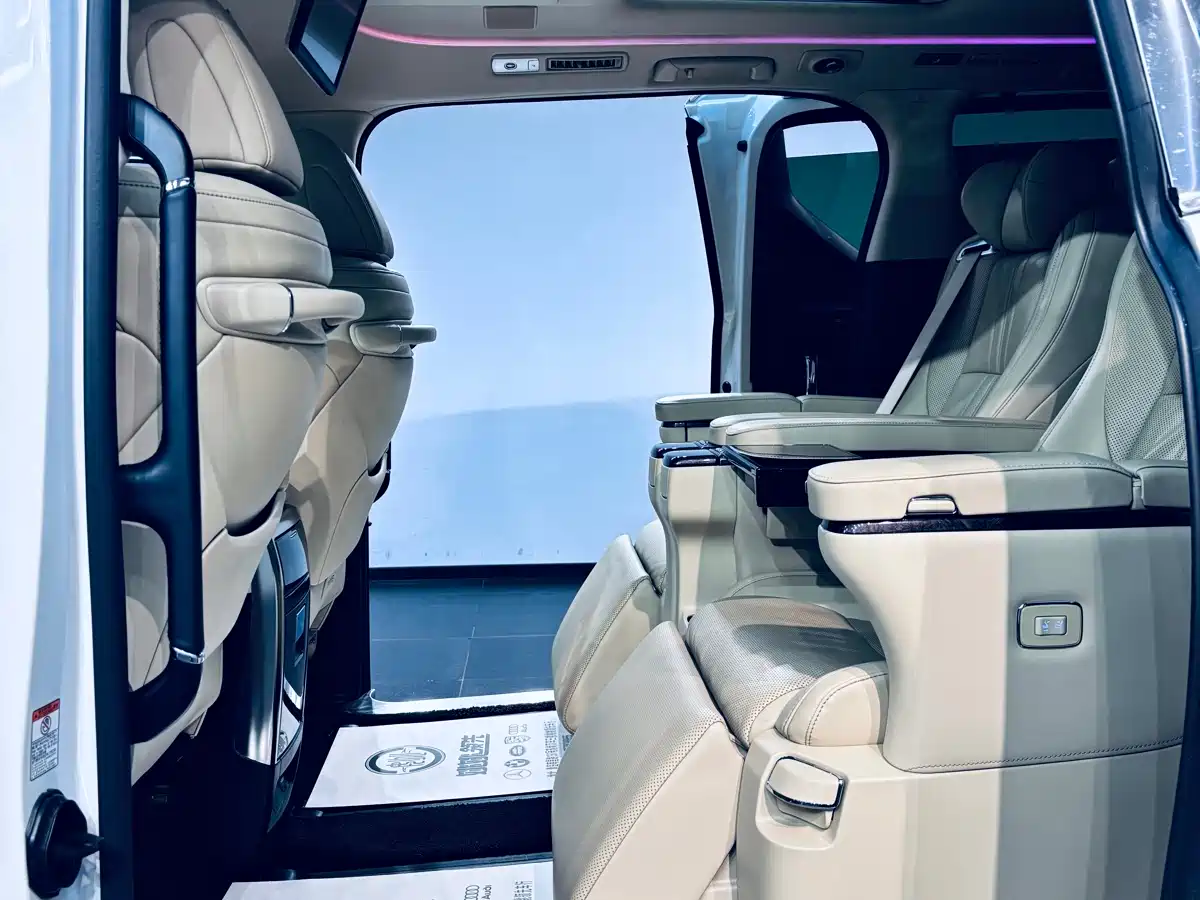 Toyota Alphard 2021 Hybrid 2.5L Premium фото 15