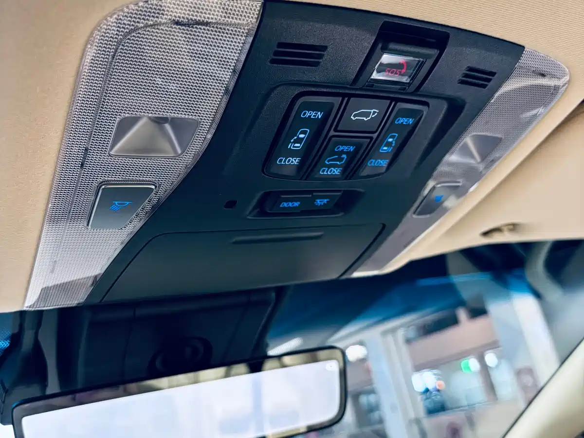 Toyota Alphard 2021 Hybrid 2.5L Premium фото 11