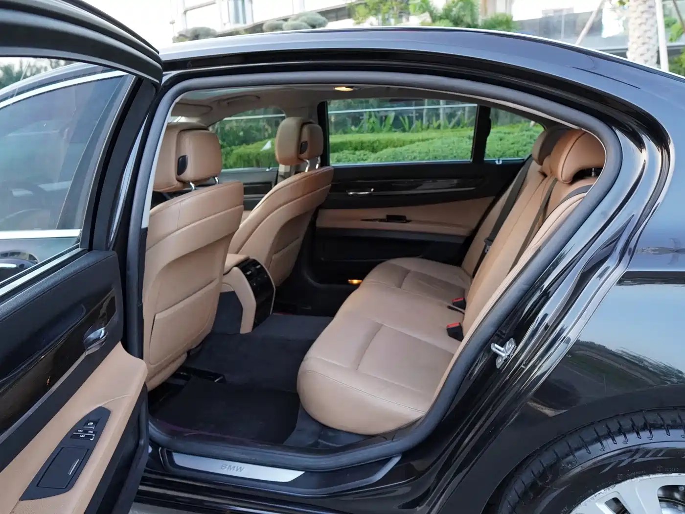 BMW 7 Series 2011 730Li Elegance фото 6
