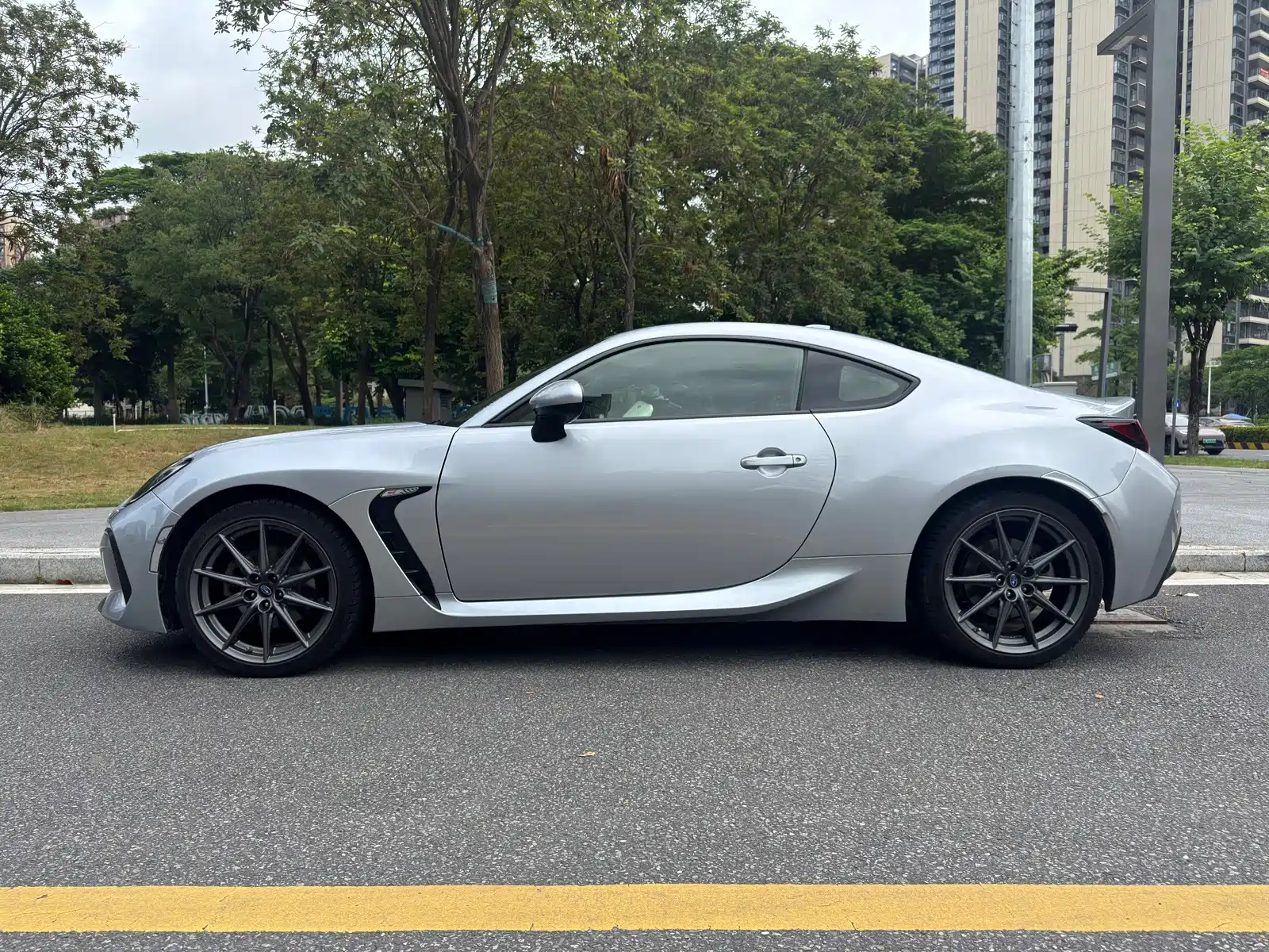 Фото 4 - Subaru BRZ