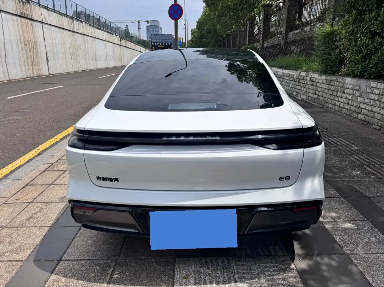 Geely Galaxy Galaxy E8 2025 2025 Model 610km Premium Edition